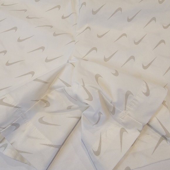 Nike Sportswear Swoosh Print Shorts Women's Size Large Style DV7932-133 NEW! - Picture 9 of 17